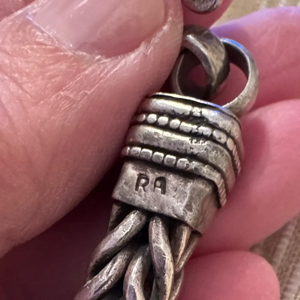 Elegant Silver Women's Bracelet - Picture 4 of 12